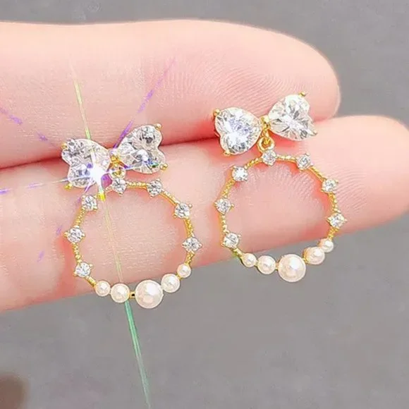 NEW! Beautiful Sparkling Crystal Bow Wreath with Pearl Accents Stud EARRINGS - Picture 1 of 1